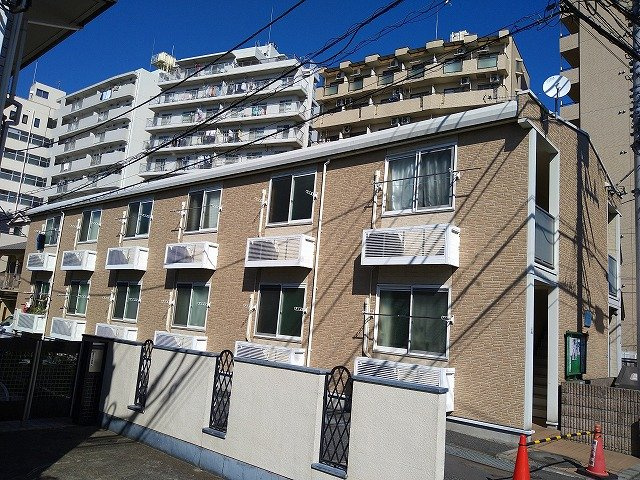レオパレスアプリコットの外観
