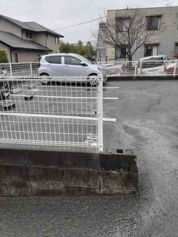 アメニティライフ鶴の駐車場