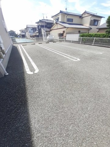 グレイスミヤビＢの駐車場