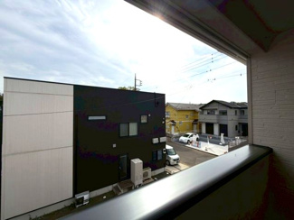 【展望】 | 守谷市薬師台第14　新築戸建　1号棟 | 開放感のある眺望が魅力の物件です。日当たり・通風ともに良好で、室内にいながらも広がりを感じられる快適な住環境となっております。
