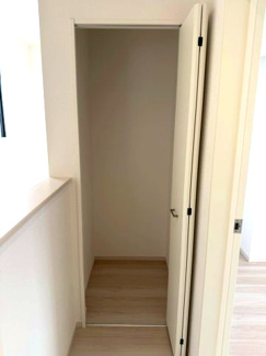 【収納】 | 守谷市薬師台9期　新築戸建 | 収納スペースが充実しており、荷物の多い方でも安心です。クローゼット付きで整理整頓しやすく、お部屋を広く使うことができます。
