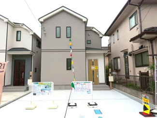 【外観】 | 守谷市松前台6丁目11番　新築戸建　A号棟 | 現地外観写真。落ち着いた街並みに調和した外観で第一印象も良好です。周辺は静かな住環境となっており、日当たりや通風も良好で快適にお住まいいただけます。
