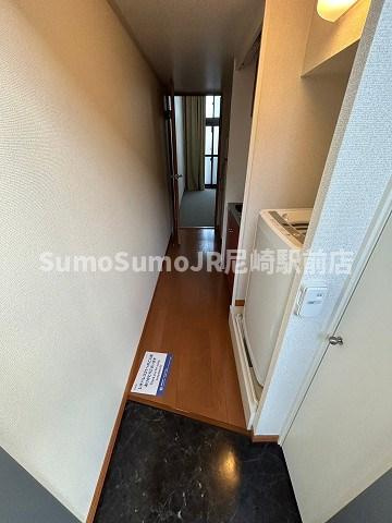 レオパレスカサグランデの玄関|明るい玄関です
