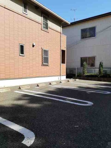 熊本市東区尾ノ上２丁目のアパートの駐車場|駐車場があるので、車を買う予定の方も安心です
