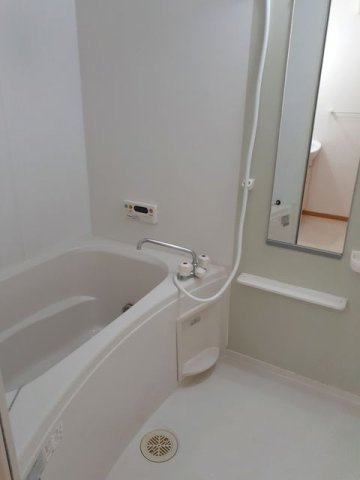 合志市須屋のアパートの浴室|ゆったり過ごせるお風呂です