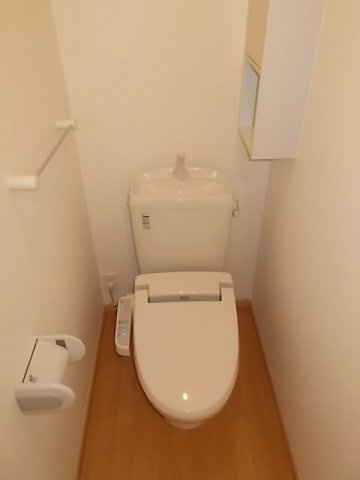 熊本市中央区坪井５丁目のアパートのトイレ|ゆったりとした空間のトイレです