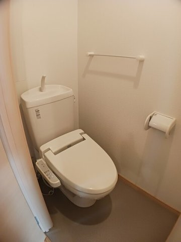 熊本市中央区坪井５丁目のアパートのトイレ|ゆったりとした空間のトイレです