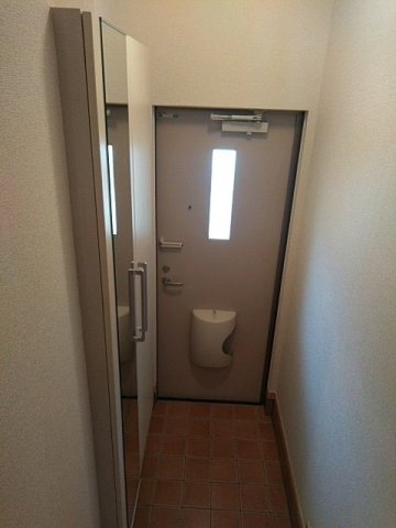 熊本市中央区坪井５丁目のアパートの玄関|きれいな玄関です