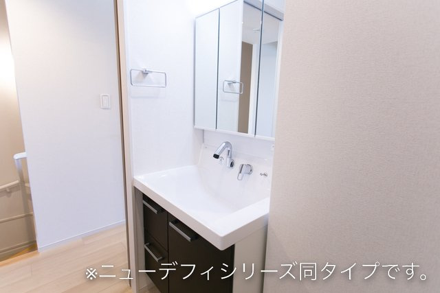 熊本市北区飛田２丁目のアパートの洗面所|広い洗面スペース
