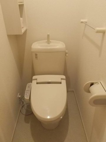 菊池郡菊陽町大字津久礼のアパートのトイレ|トイレです