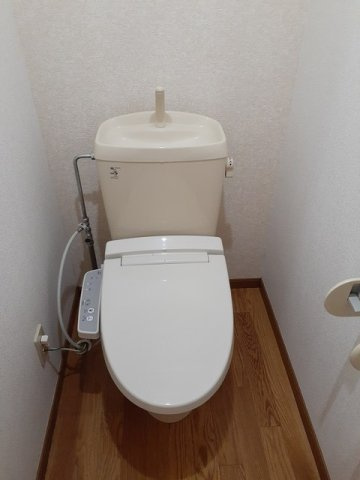 合志市須屋のアパートのトイレ|落ち着いたトイレです