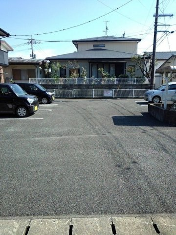 熊本市北区龍田４丁目のアパートの駐車場|駐車場に車を止められます