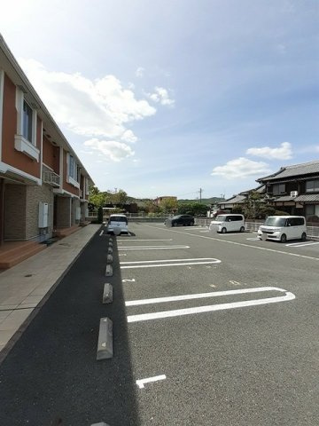 ステラヒルズの駐車場