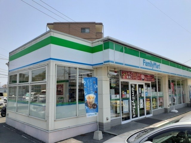 ステラヒルズの周辺|ファミリーマート玉名岩崎店まで850m