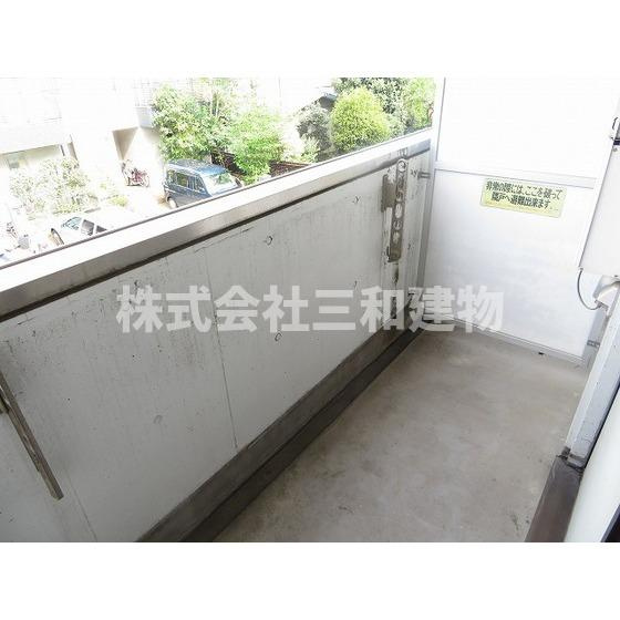 モノリス・ワンのバルコニー