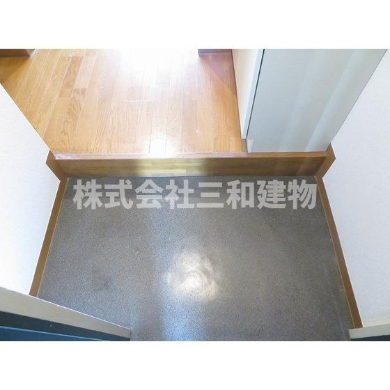 モノリス・ワンの玄関