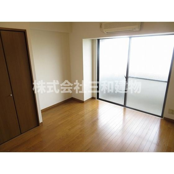 モノリス・ワンの居間・リビング|洋室