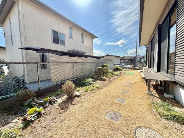 入間市宮寺　中古戸建の前面道路含む現地写真