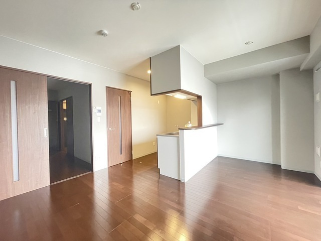 広島市南区東雲本町１丁目の賃貸マンションの居間・リビング
