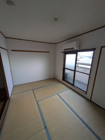 グランドハイツユタカⅠの和室|柔らかい畳が心地よい和室