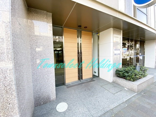藤沢市湘南台２丁目の賃貸マンションのエントランス