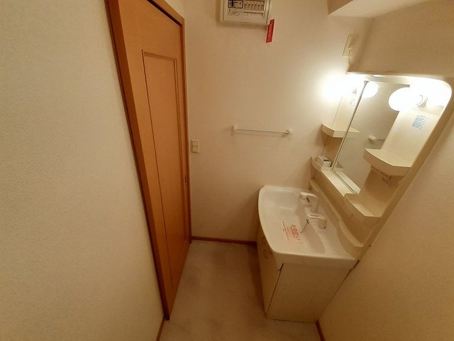 メルヒェンシュロースの洗面所|コンパクトで使いやすい洗面所