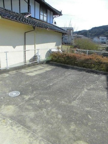 ファミール三次Ａ棟の庭|たまにはお庭で休日を過ごしてみるのもよいかもしれません