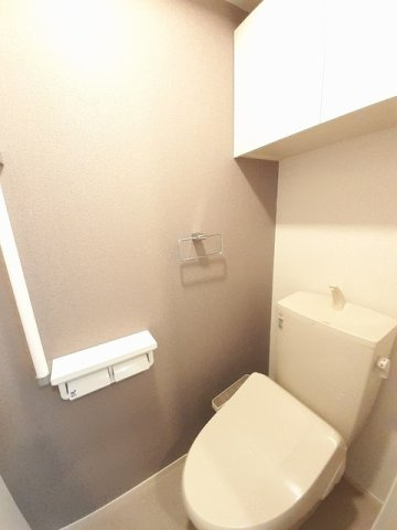 ＫａｏｒｕＢのトイレ|落ち着いた色調のトイレです