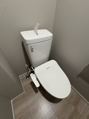 Solare本千葉のトイレ|※別物件の似た間取り・内装の写真です。