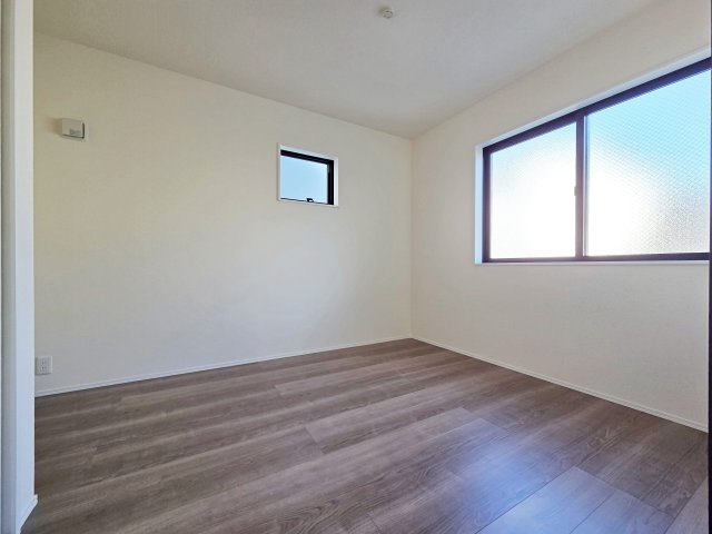 【洋室】 | 知多市岡田開戸　２号棟