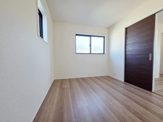 【洋室】 | 知多市岡田開戸　２号棟