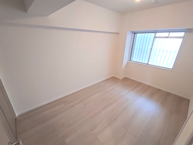 プライムハイツ新大阪の洋室|個人の部屋や寝室として使える洋室です