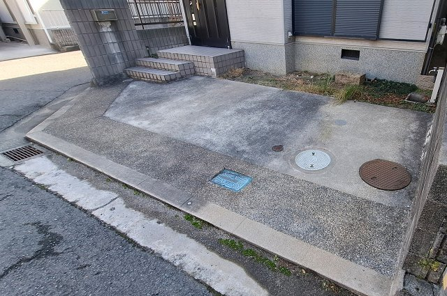 泉佐野市大西２丁目の中古一戸建の駐車場|駐車スペース