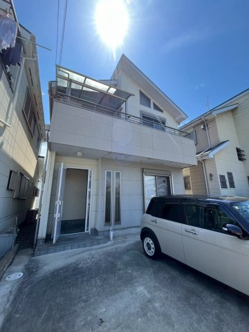 堺市南区檜尾　太陽光発電　駐車3台可能の外観|おしゃれな外観です