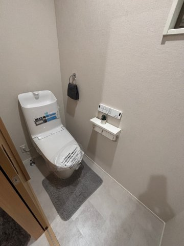 新築一戸建て　高槻市若松町のトイレ|コンパクトで使いやすいトイレです