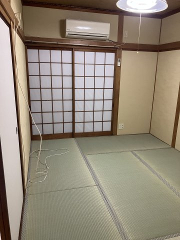 泉佐野市新町戸建ての和室|明るい和室です