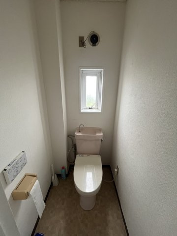 阪南市貝掛店舗付戸建　のトイレ|トイレもきれいです