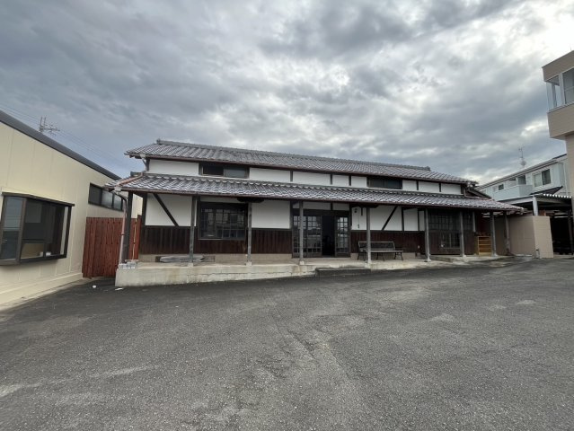 阪南市貝掛店舗付戸建　の外観|外観は落ち着いています