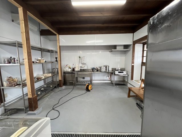 阪南市貝掛店舗付戸建　のキッチン|きれいなキッチンです