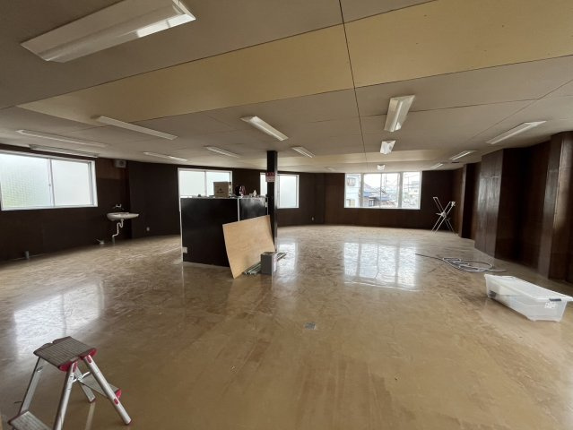 阪南市貝掛店舗付戸建　の内装|内装は落ち着いています