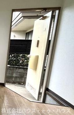 しこだサンハイツの玄関