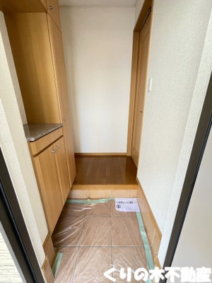 【玄関】 | グランデＫ．Ａ | 収納もある玄関です