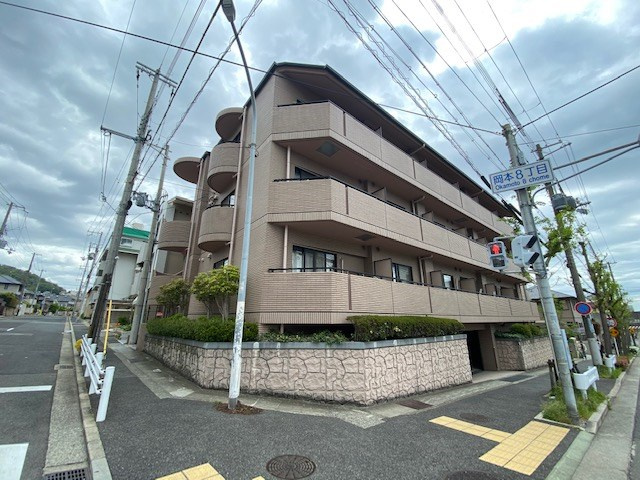 サンフォーレ岡本