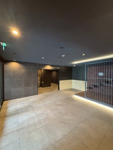 大阪市浪速区下寺３丁目の賃貸マンションのロビー