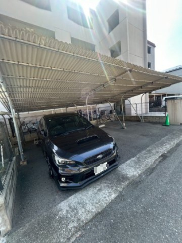 パールハイツ竹若の駐車場