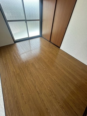 パールハイツ竹若の洋室