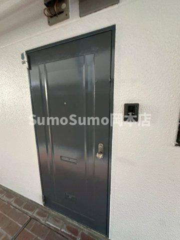 ファミネス芦屋の玄関|明るい玄関です