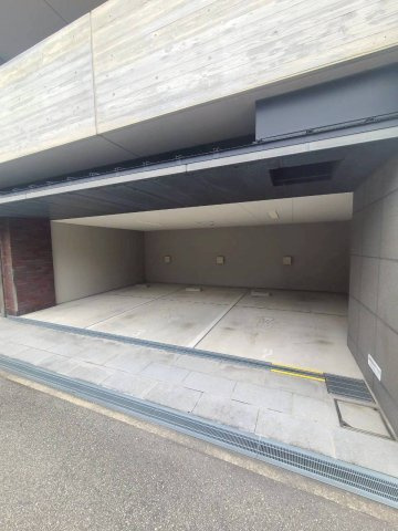 ブライトロード西宮の駐車場