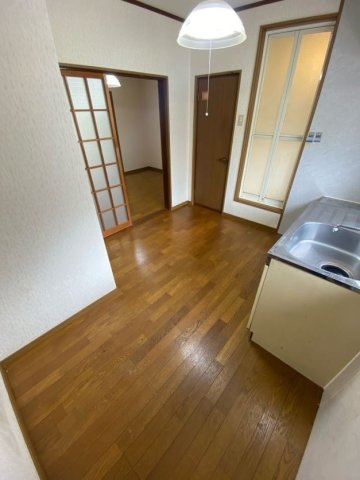 吉田ハイツの居間・リビング