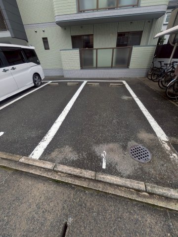 カルチェ南室見の駐車場